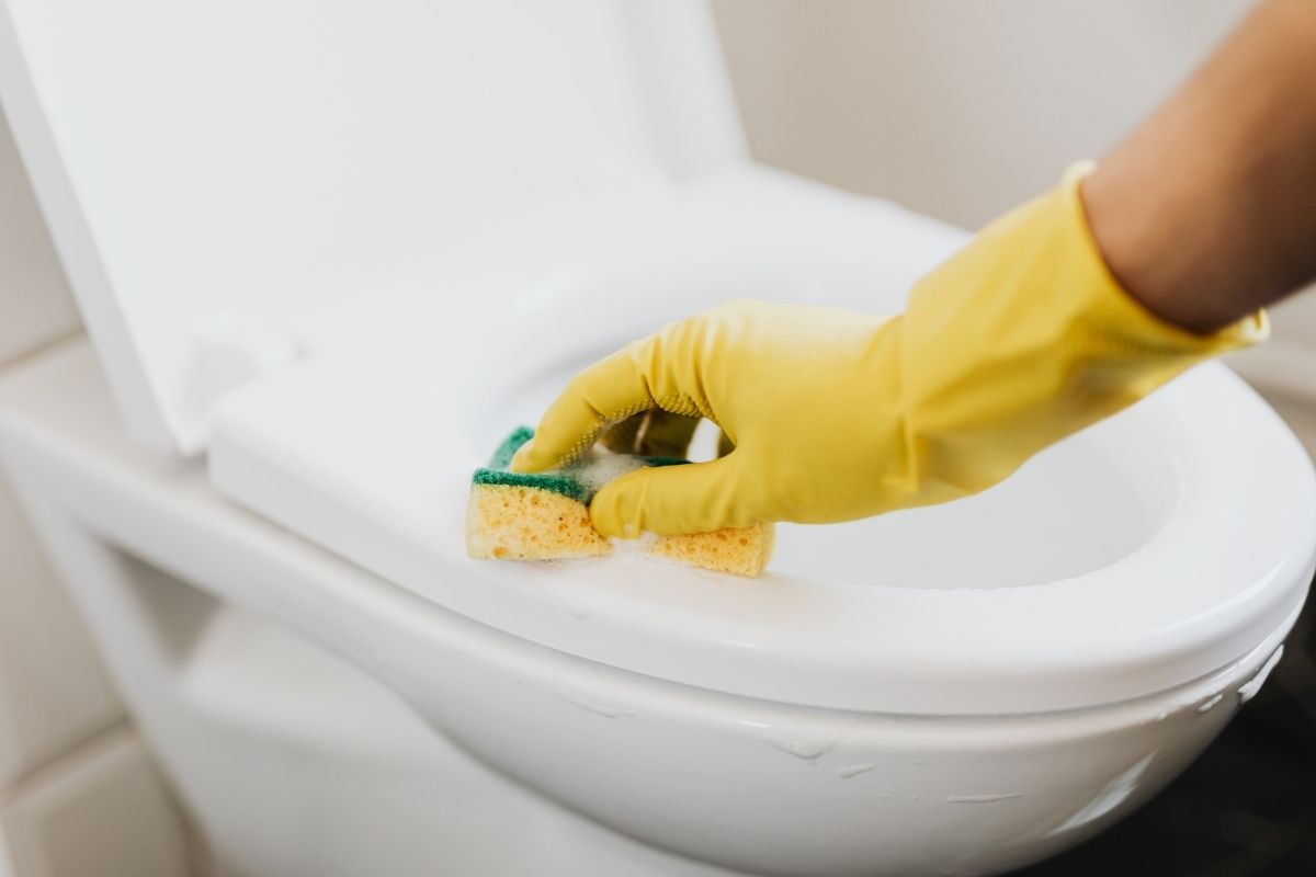 Domestic cleaning bathroom service Westminster London